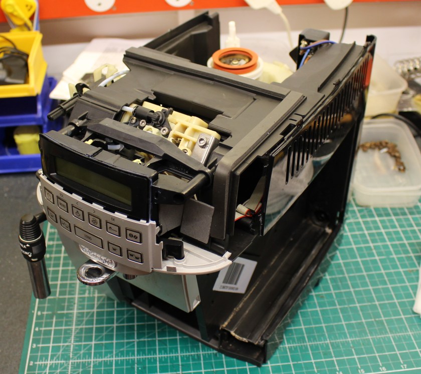 FixIrWorkshop, Worthing, Nov'20, DeLonghi Magnifica S, top panel removed.